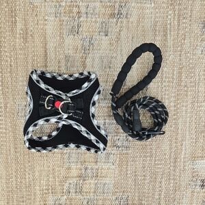 Black and White Pet Harness and Leash Set